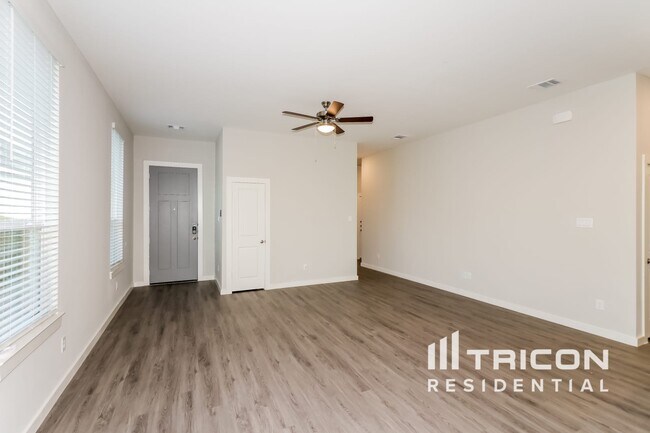 Building Photo - 2330 Cohorn Trl