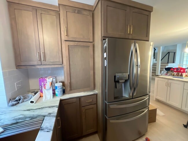 Building Photo - Welcome to this updated townhome in Northe...