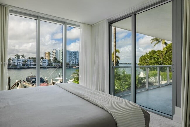 Building Photo - 7928 East Dr