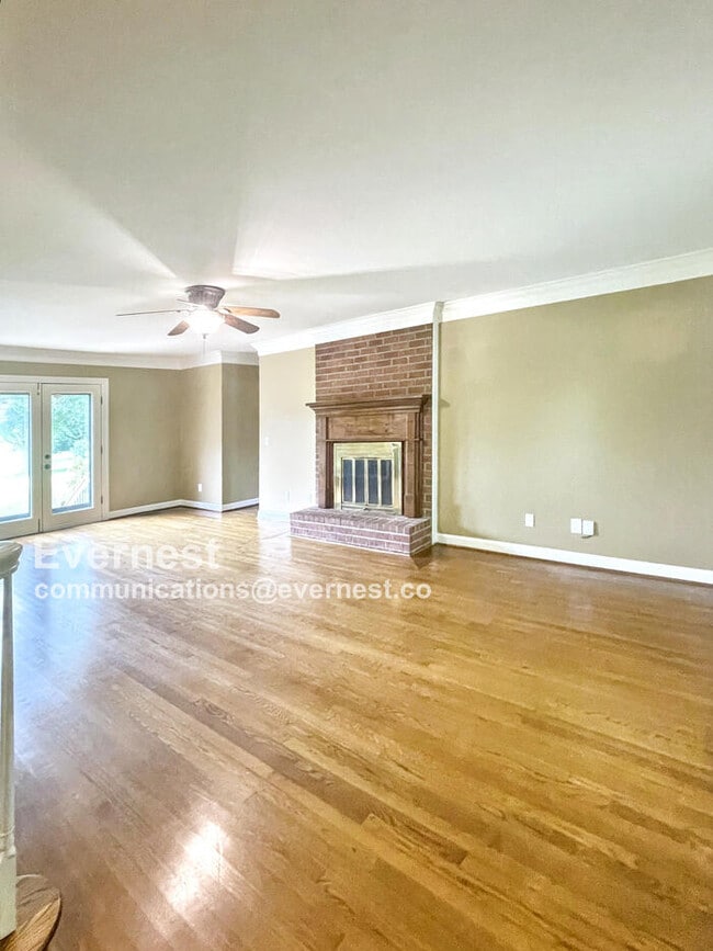 Building Photo - 703 Shady Glen Ct
