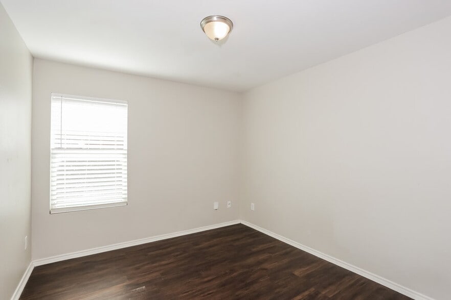 Building Photo - 9108 Penny Ln