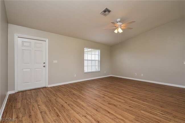 Building Photo - 2229 NW Juanita Pl
