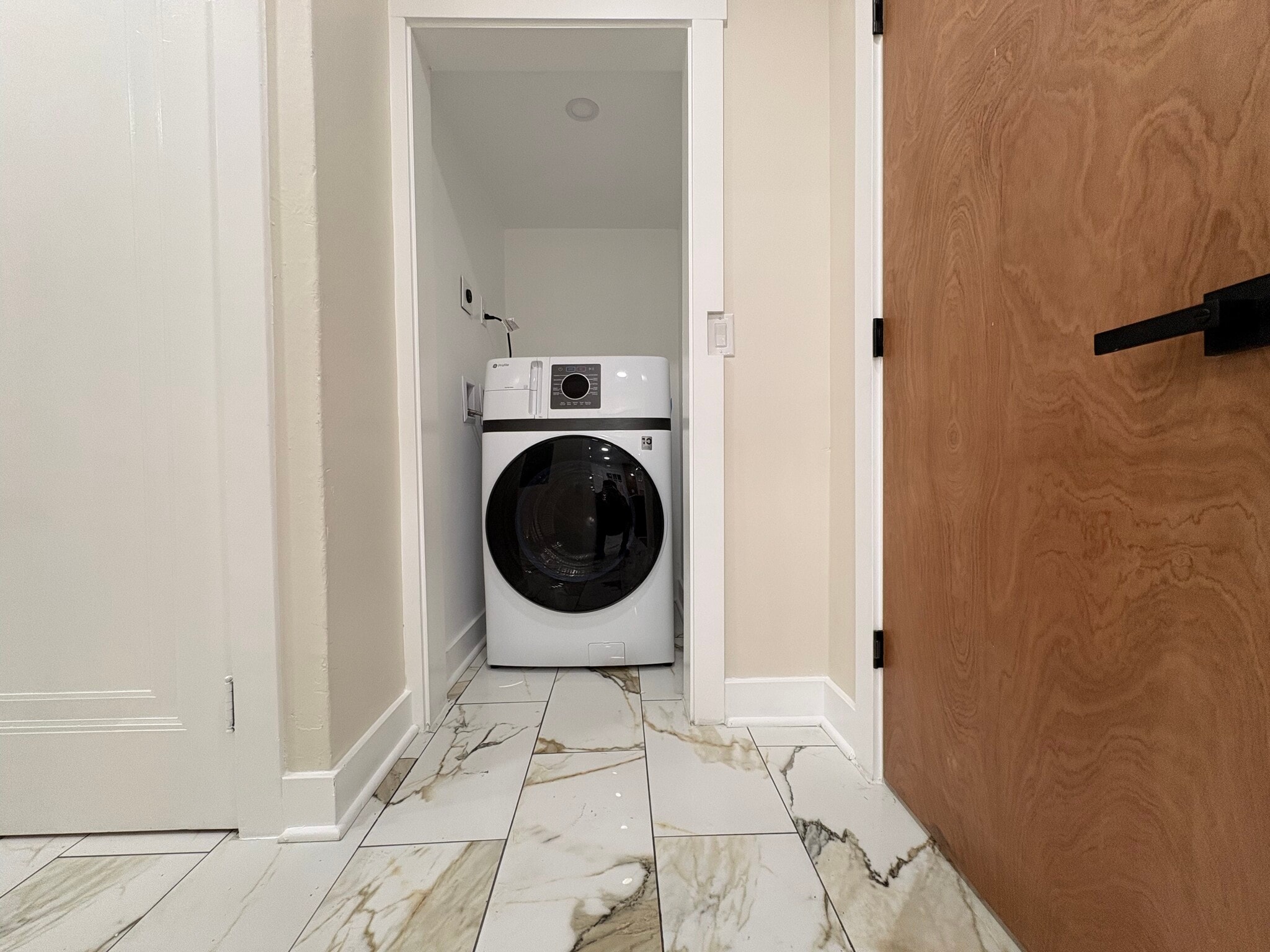 Building Photo - 7128 Card Ln