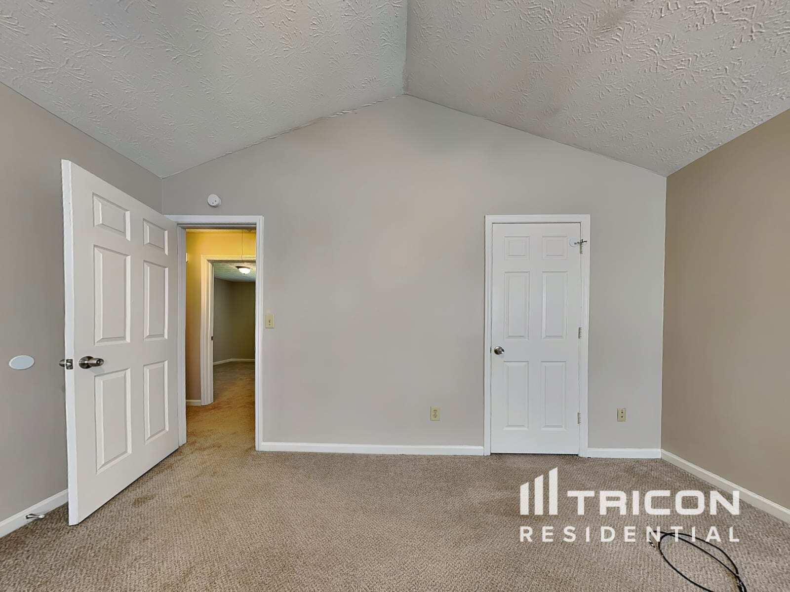 Building Photo - 4684 Woodglen Ct