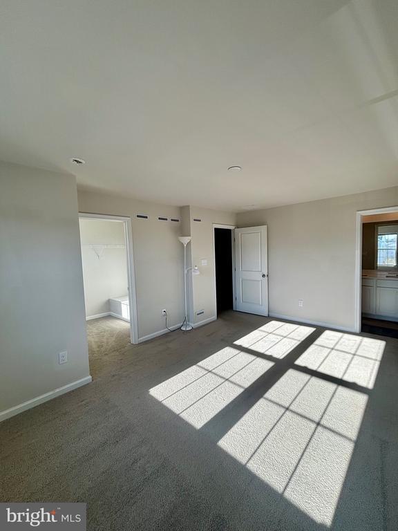 Building Photo - 189 Mazzeo Dr