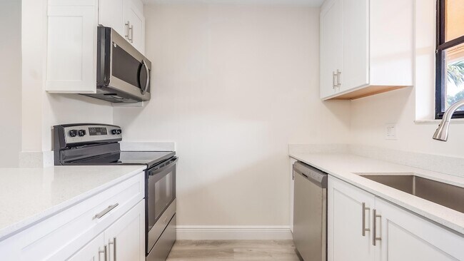 Building Photo - 11477 NW 39th Ct