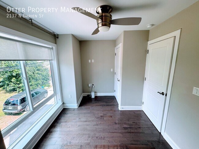 Building Photo - 2137 N Darien St