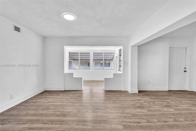 Building Photo - 1824 NW 25th Ave