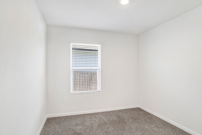 Building Photo - Beautiful 2023 Build Home, available now f...