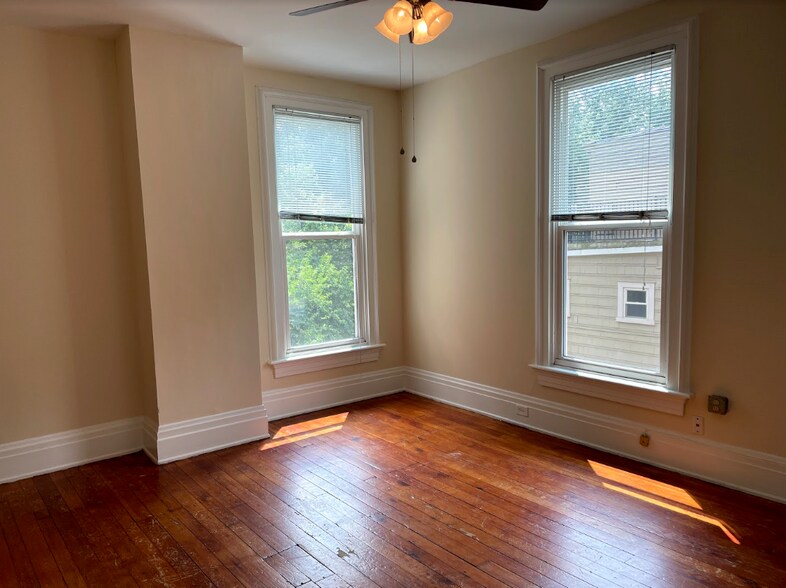 Building Photo - 2618 Eden Ave