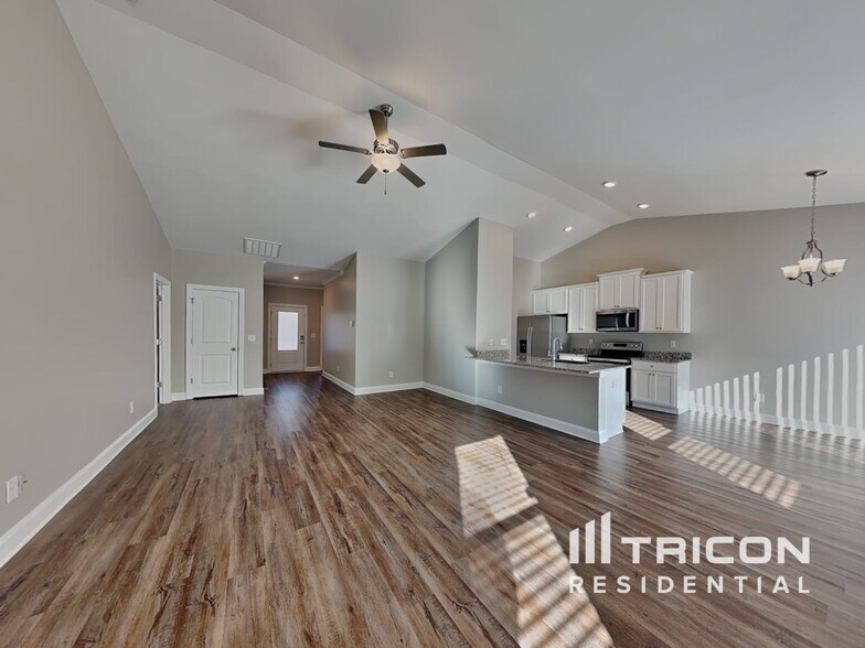 Building Photo - 505 Legacy Dr