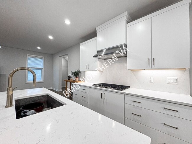 Building Photo - 41684 Carefree Court