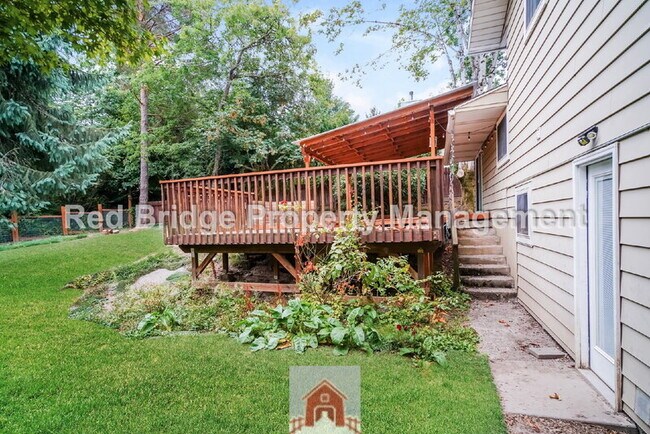 Building Photo - 5062 SW Freeman Ct