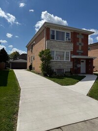 Building Photo - 8315 W Berwyn Ave