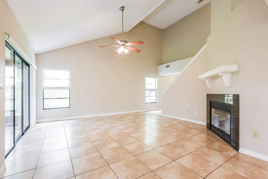 Building Photo - 439 E Springtree Way