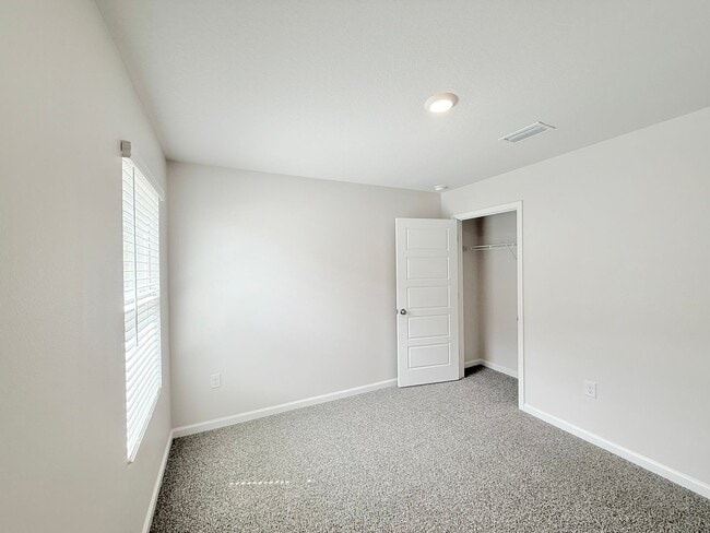 Building Photo - Spacious 4-Bedroom Home - Bridlewood