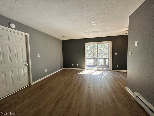 Building Photo - 365 N 12th St