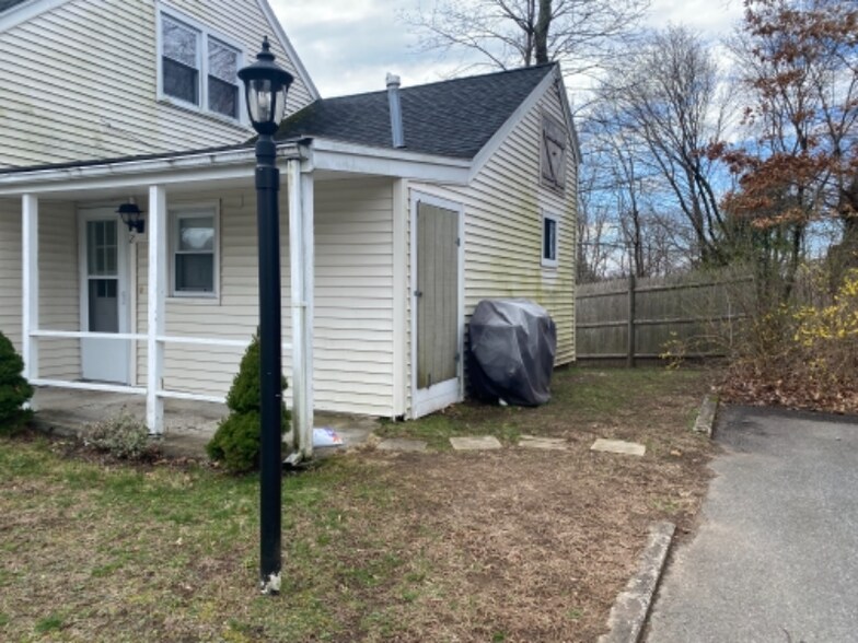 Building Photo - 339 Village St