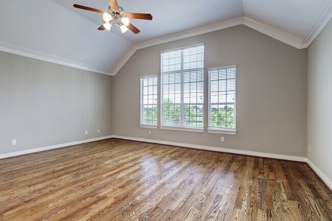 Living Room - 3542 Cline St
