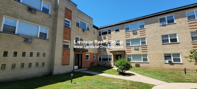 Building Photo - 1321 W Sherwin Ave