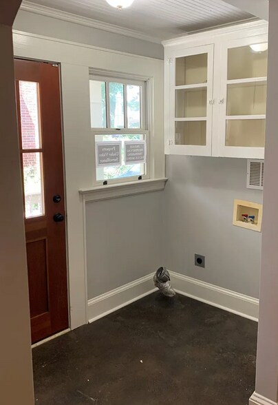 Building Photo - 2146 McClintock Rd