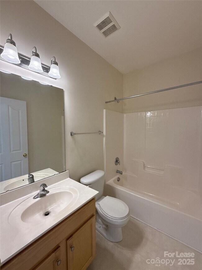 Building Photo - 15513 Goosefoot St