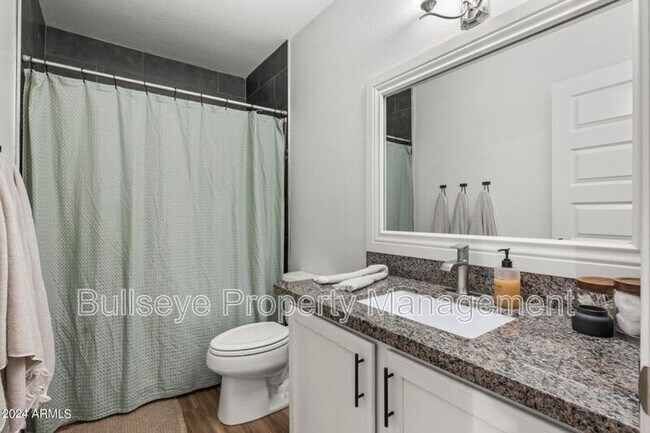 Building Photo - 3402 E Menadota Dr