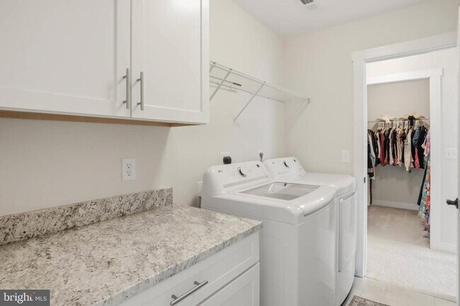 Building Photo - 722 Whitneys Landing Dr