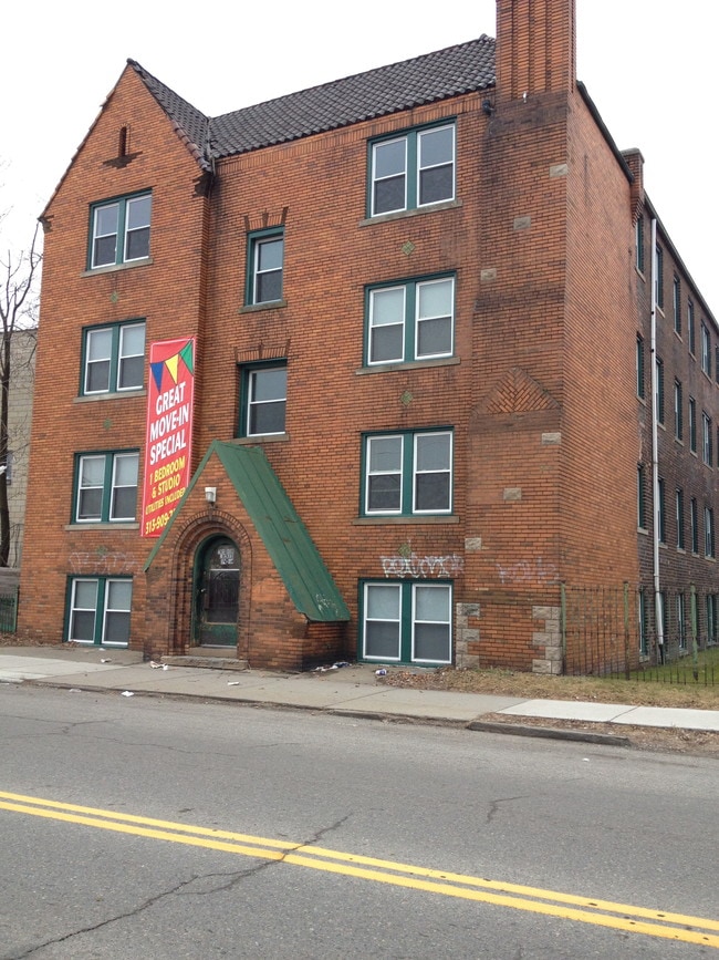 Primary Photo - 2343 Central St