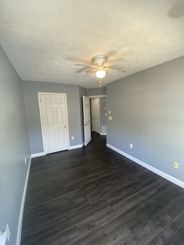Building Photo - 8025 Brookstone Ct