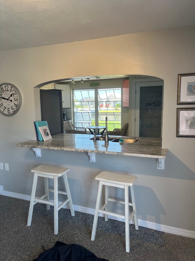 Building Photo - 24 Oakwood Dr N