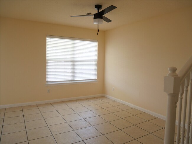 Building Photo - 6603 Schambray St