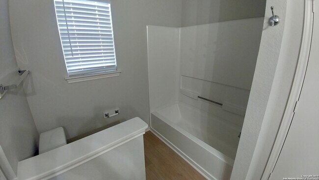 Building Photo - 146 Cindy Lou Dr