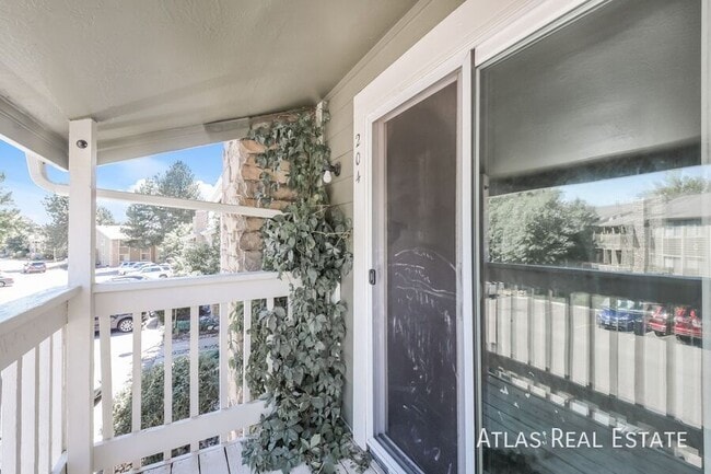 Primary Photo - 4400 S Quebec St