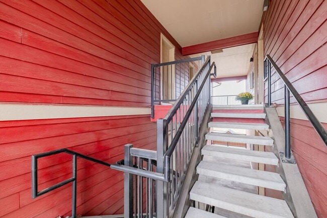 Building Photo - 13001 S Crompton Lane