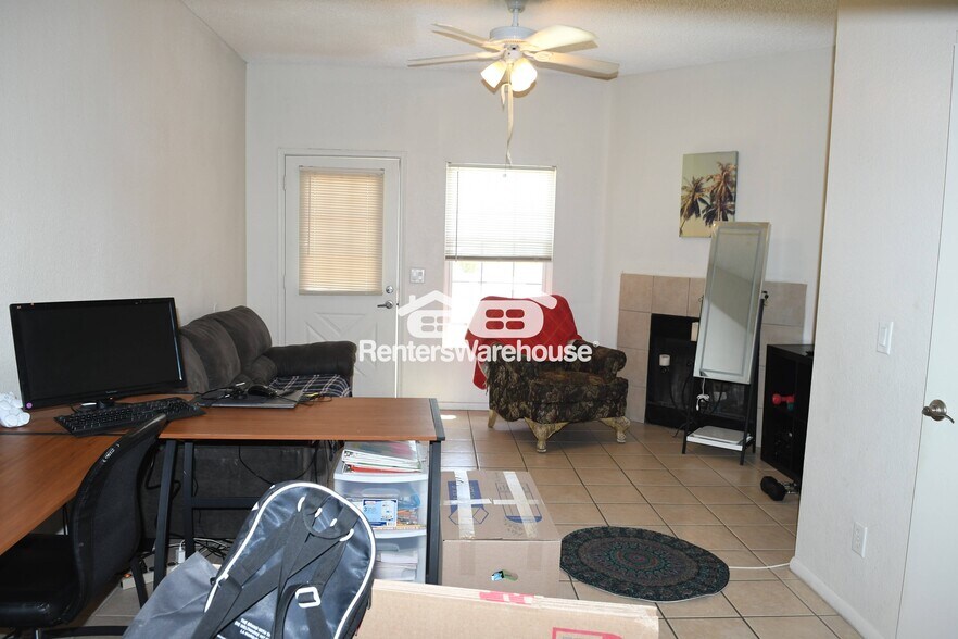 Building Photo - 1970 N Hartford St