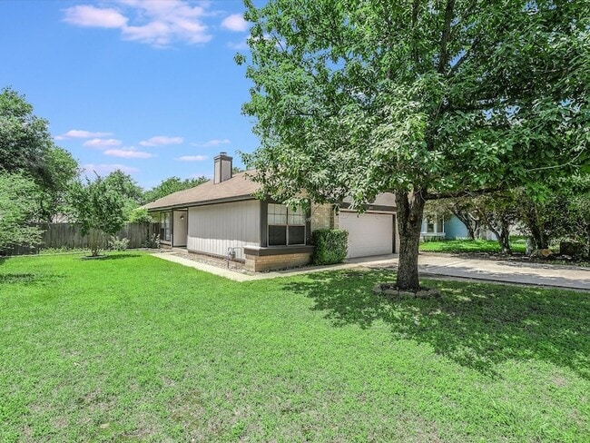 Building Photo - 806 Sunny Ln