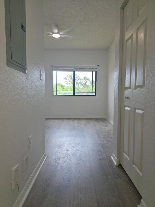 Building Photo - 2805 Veronia Dr