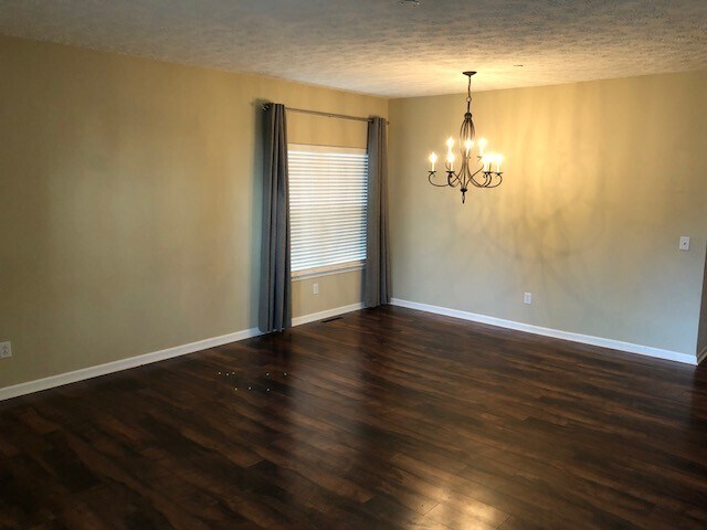 Building Photo - 2 Bed, 2 Bath Condo with Tandem Garage