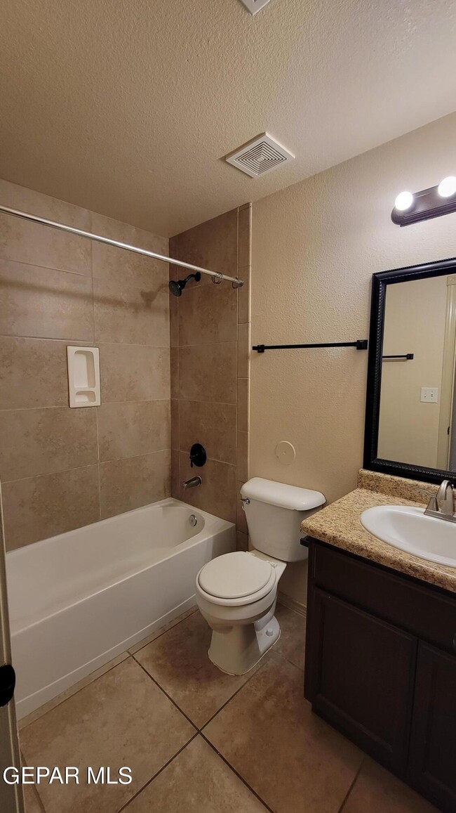 Building Photo - 14281 Gil Reyes Dr