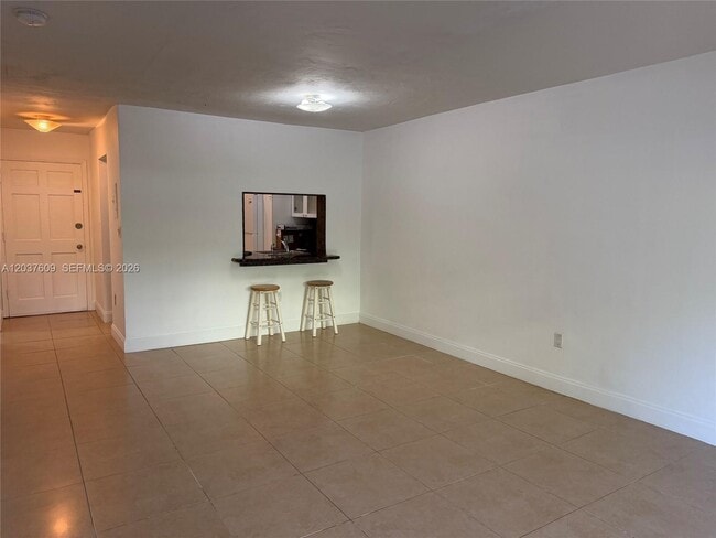Building Photo - 9621 SW 77th Ave