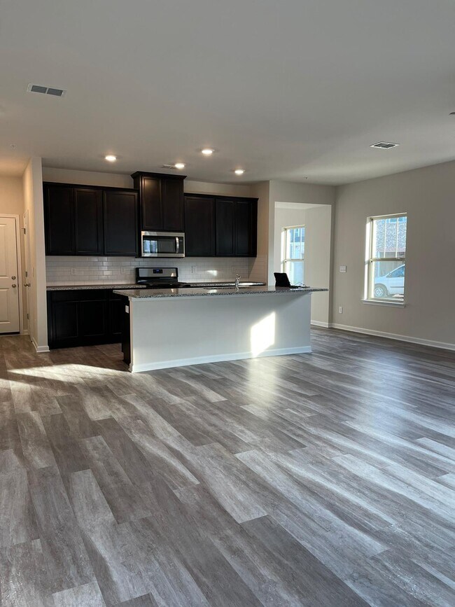 Building Photo - 1186 Arrowlake Rd