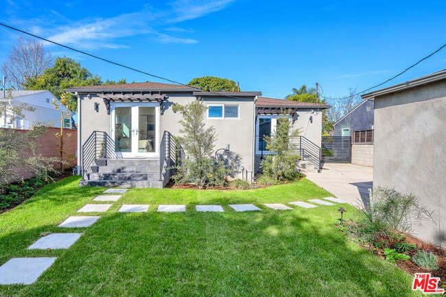 Building Photo - 616 W Ellis Ave