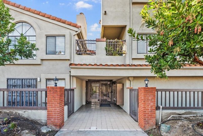 Building Photo - 5170 Clairemont Mesa Blvd