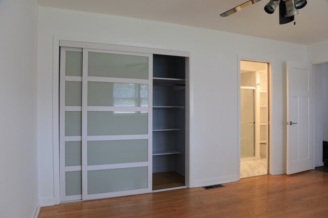 Building Photo - 3734 Morton Ave