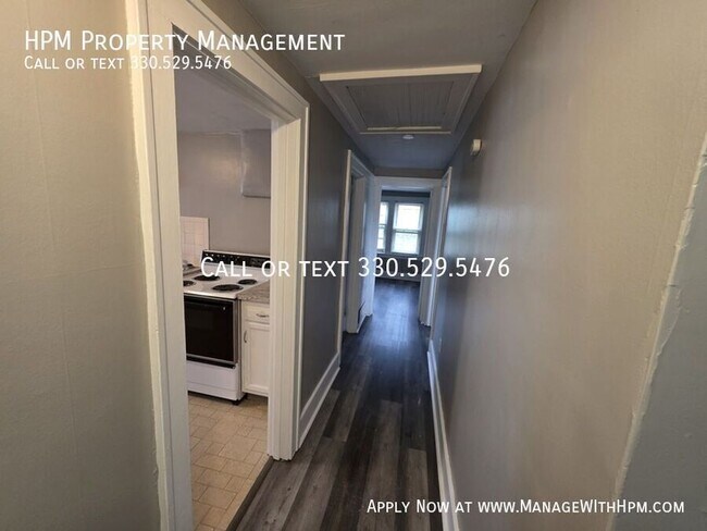 Building Photo - 1820 Malasia Rd