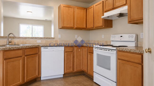 Building Photo - Large 4 Bedroom Home with Garden space, Basketball Court, Close to park!