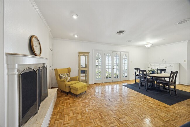 Building Photo - 2600 Bellefontaine St