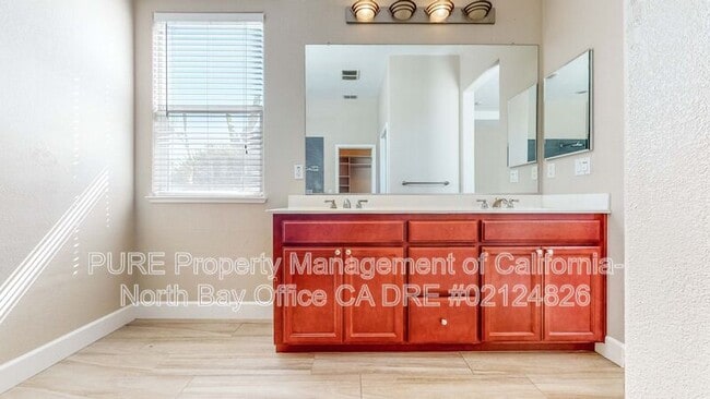 Building Photo - 8744 Merlot Way