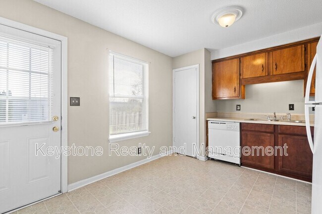 Building Photo - 1630 Baltimore Dr